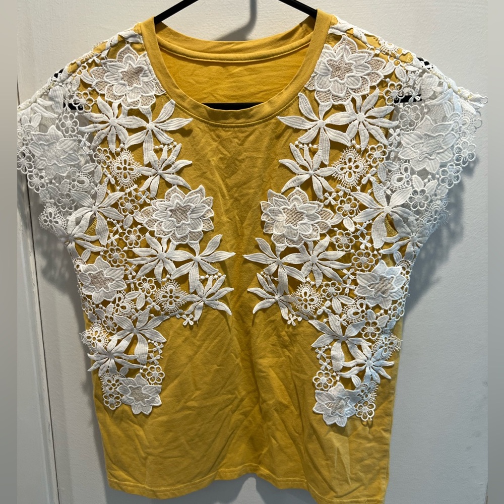 Mustard tank with white lace overlay